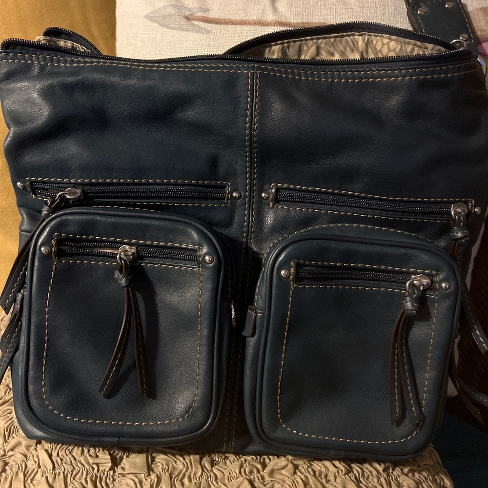 100% Leather Tignanello ALL-IN-